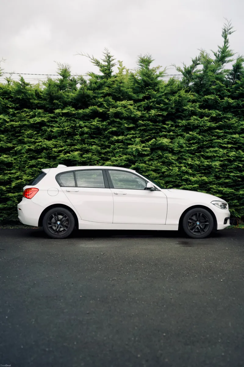 BMW 118i SE 2017 | Premium Hatchback - Image 5