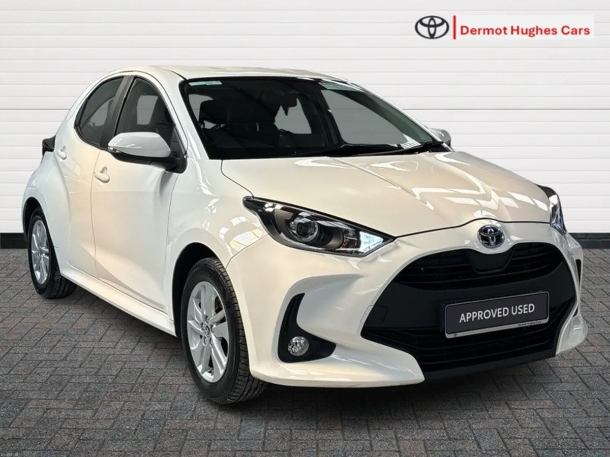 Toyota Yaris HYBRID LUNA AUTO - Image 1