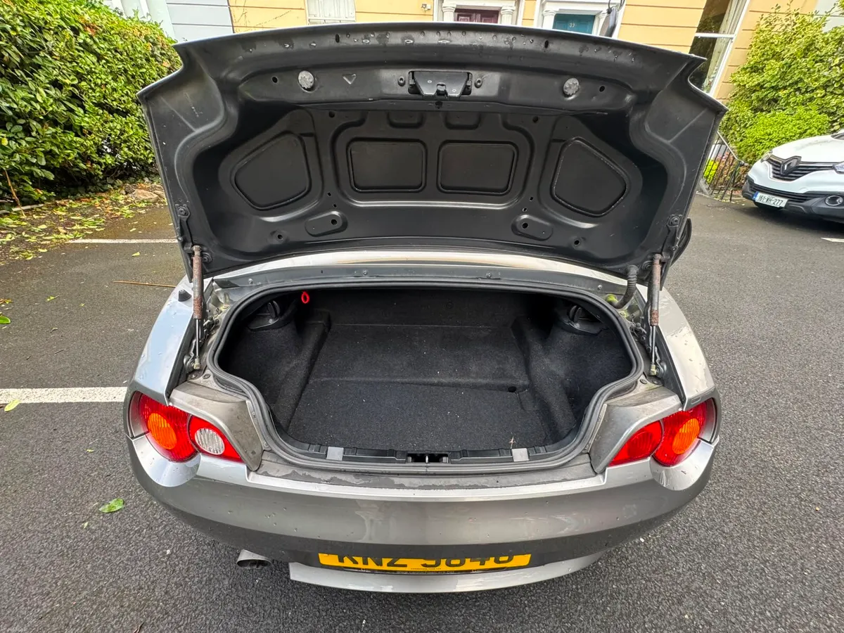 BMW Z4 2005 Grey 2.0L - Image 4