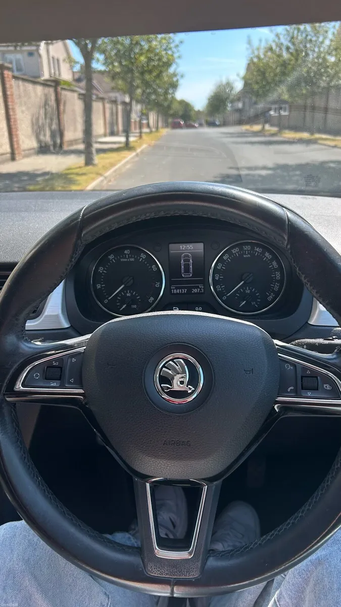 Skoda Rapid 2014 - Image 4