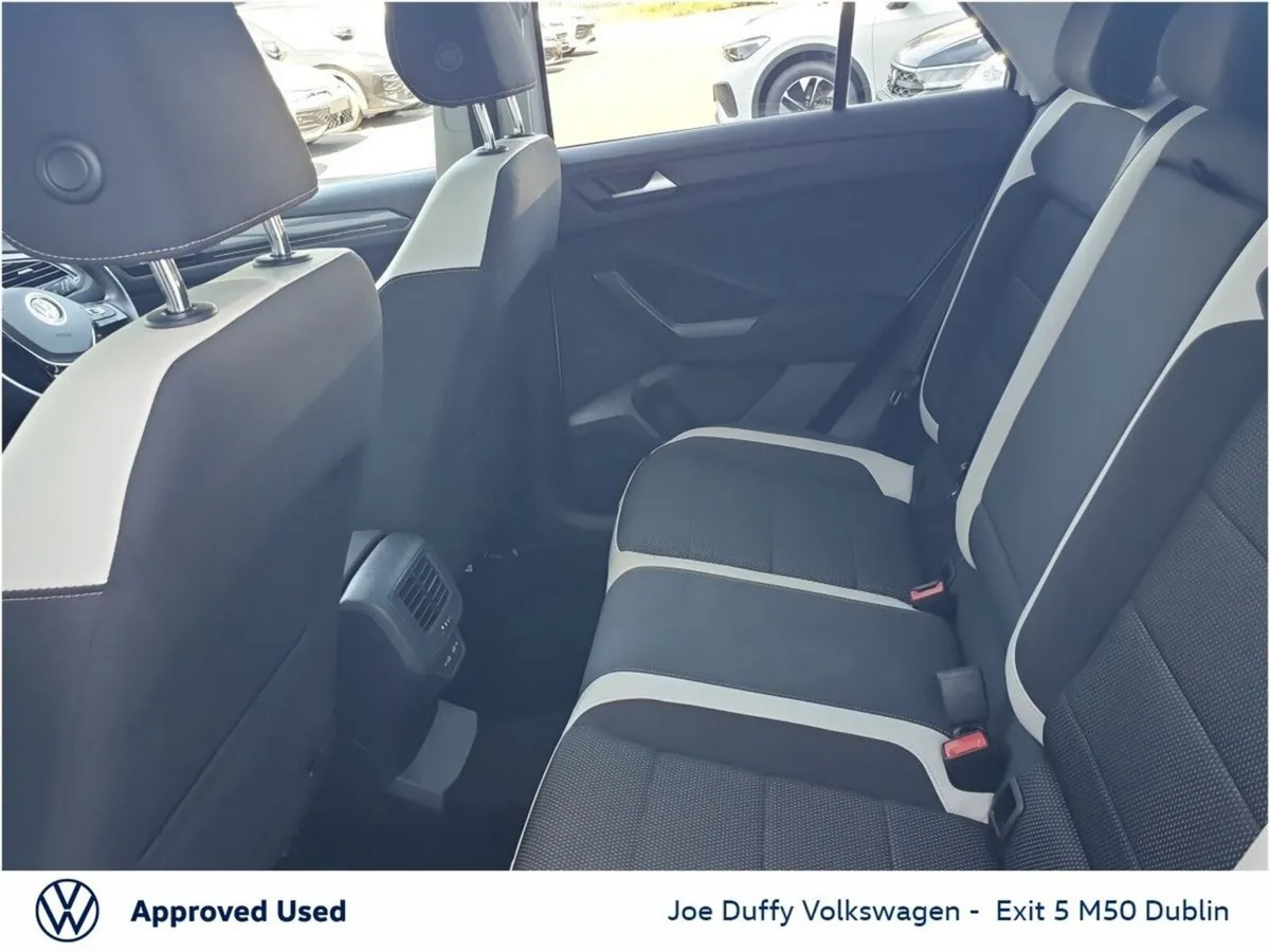 Volkswagen T-Roc R-LINE 1.5TSI 150HP MHEV AUTO New - Image 6