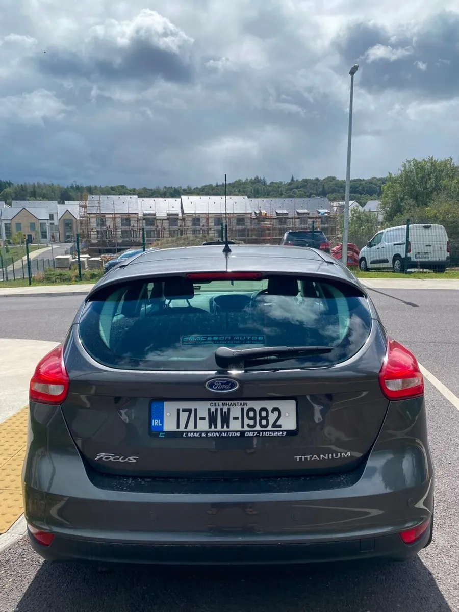 2017 Ford Focus Automtic /132kkm /11-Mnth  warrety - Image 2
