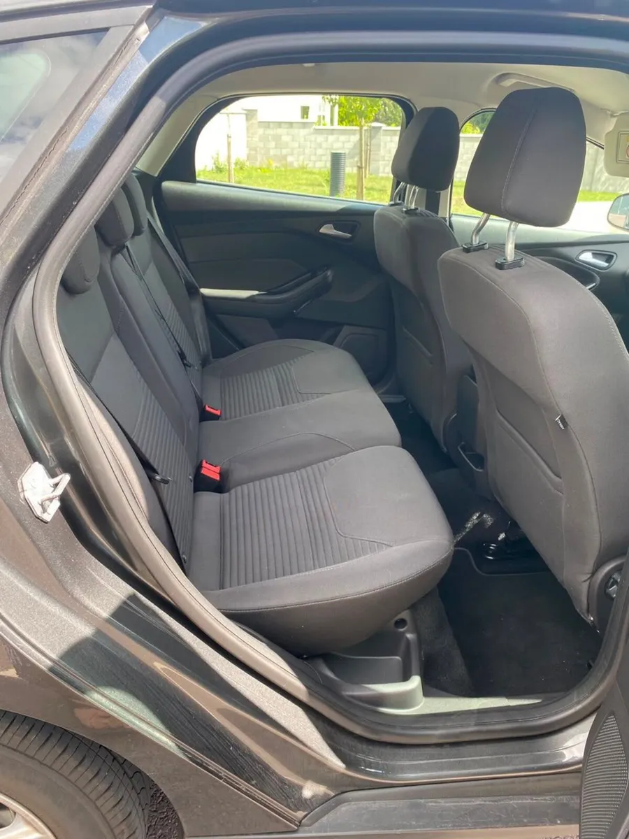 2017 Ford Focus Automtic /132kkm /11-Mnth  warrety - Image 5