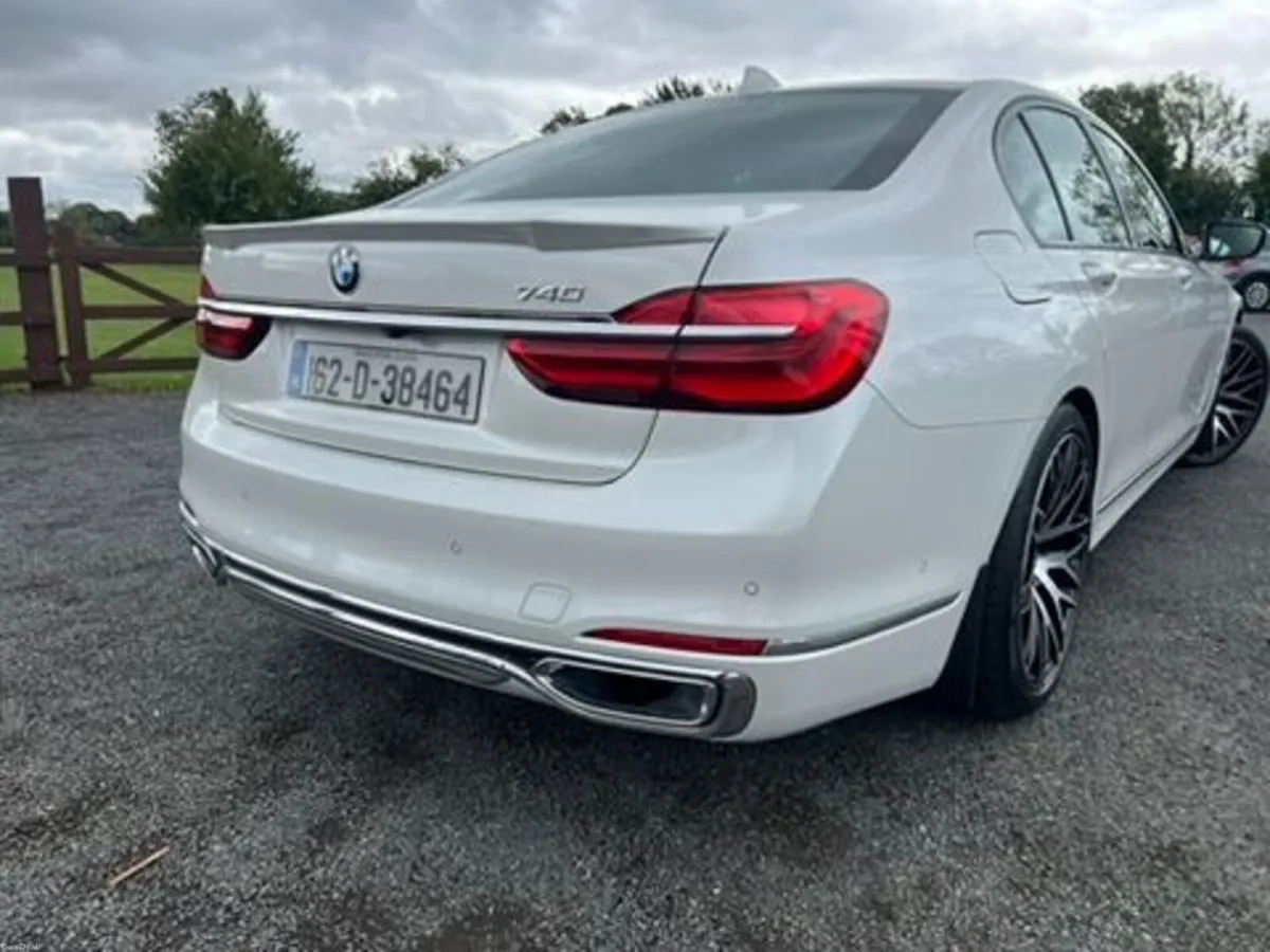 BMW 7-Series 2016 - Image 4