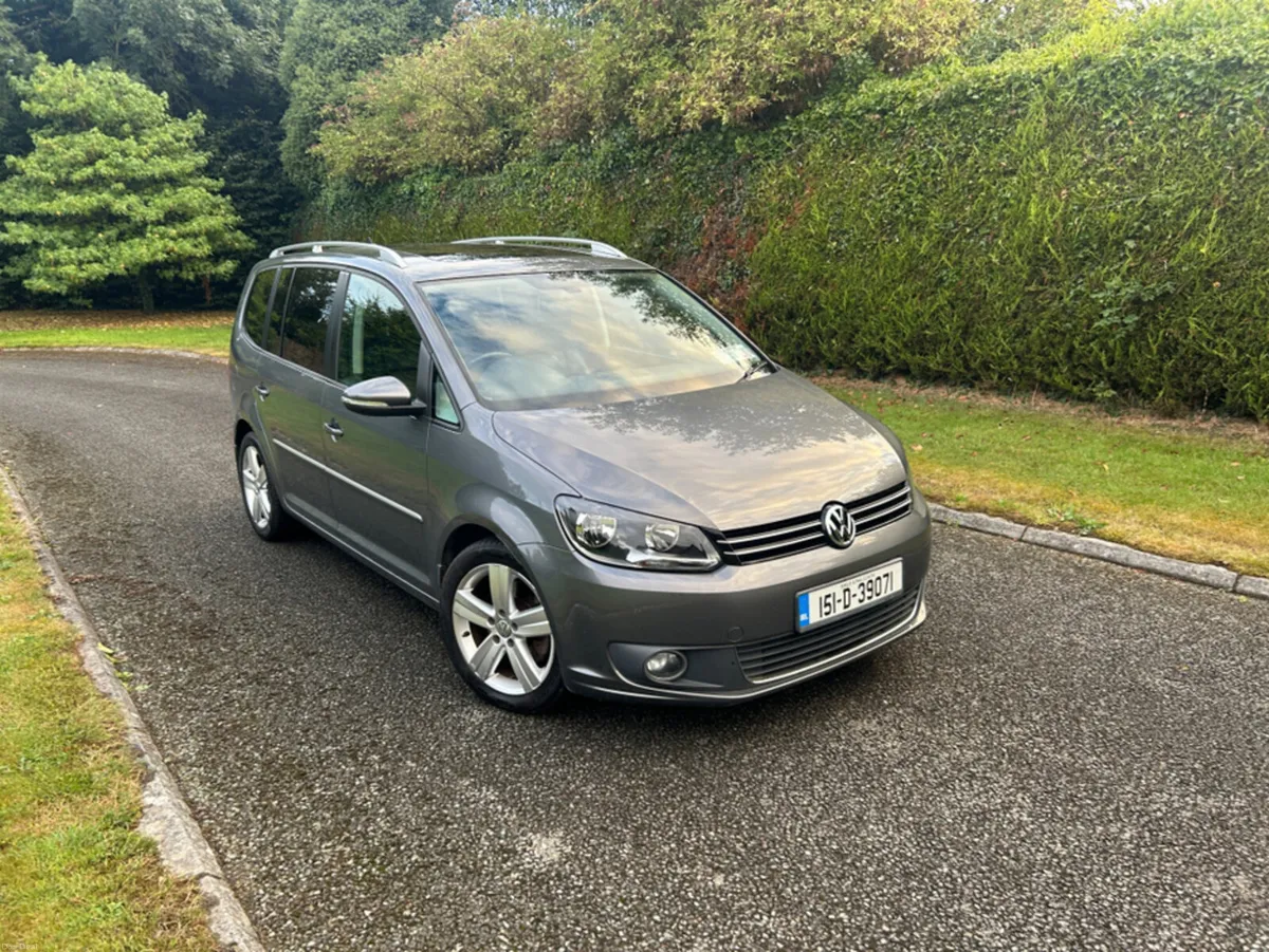 Volkswagen Touran HIGHLINE 2.0TDI/AUTO/64000KLMS// - Image 2
