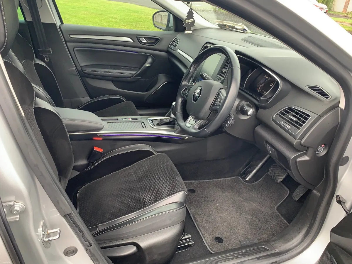 Renault Megane 2018 automatic - Image 6