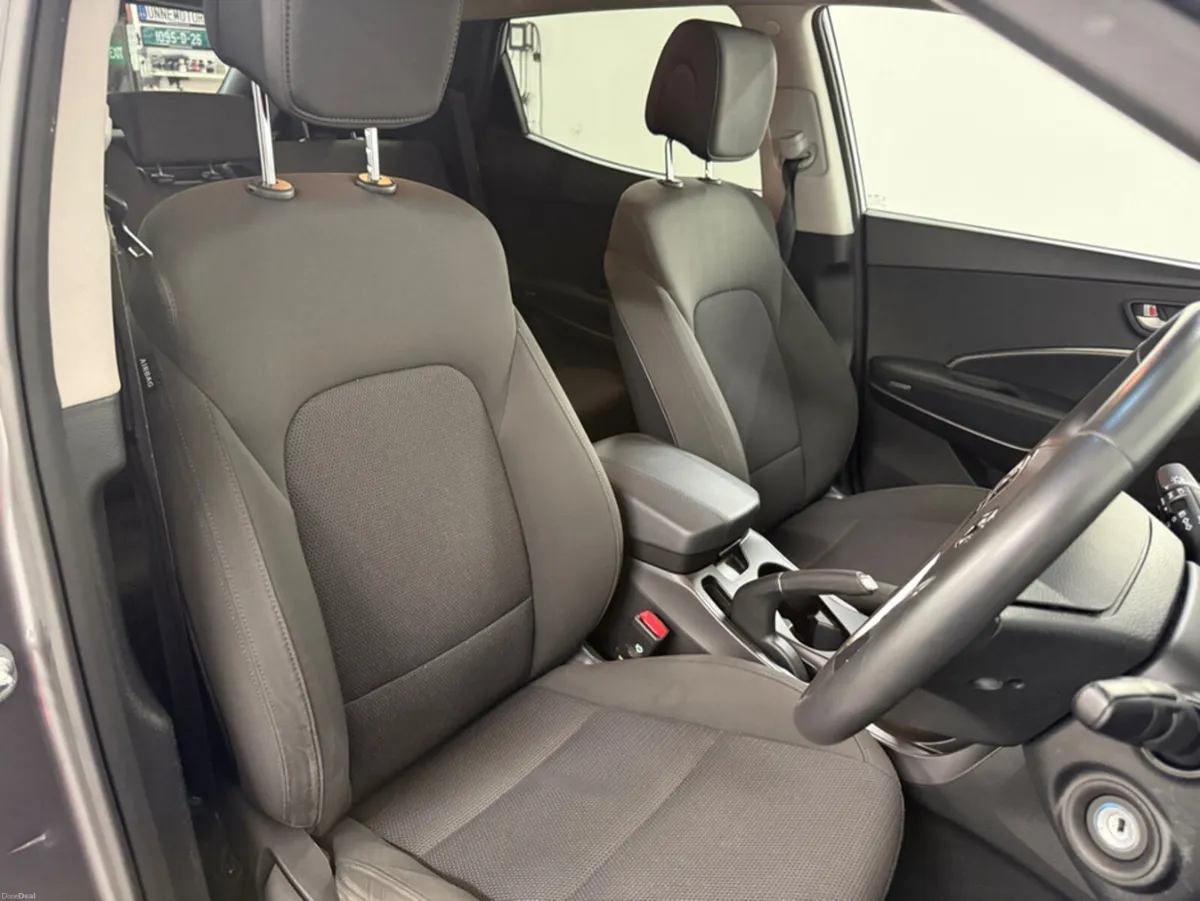 Hyundai Santa Fe 4WD SPECIAL EDITION 4 4DR - Image 5