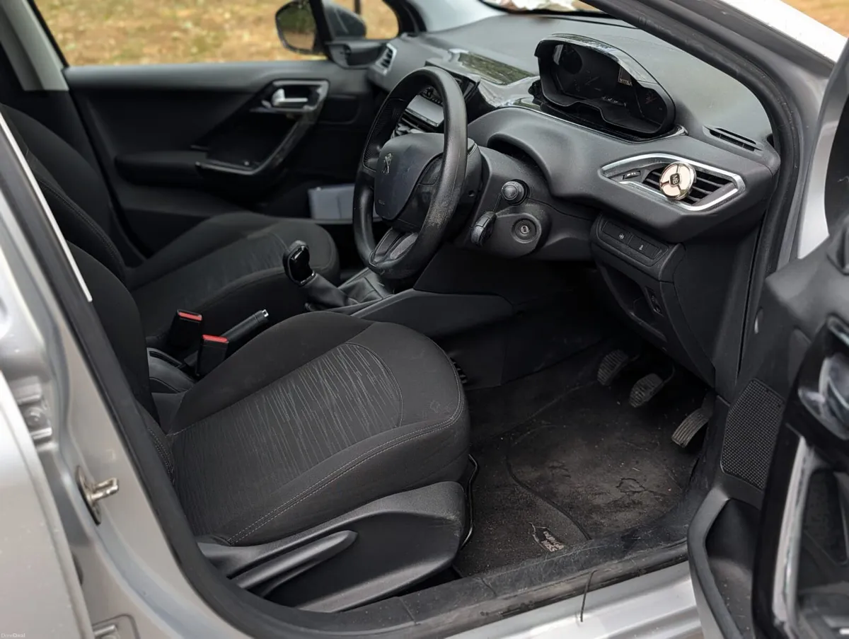 2013 PEUGEOT 208 ACCESS 1.2 4DR - Image 6
