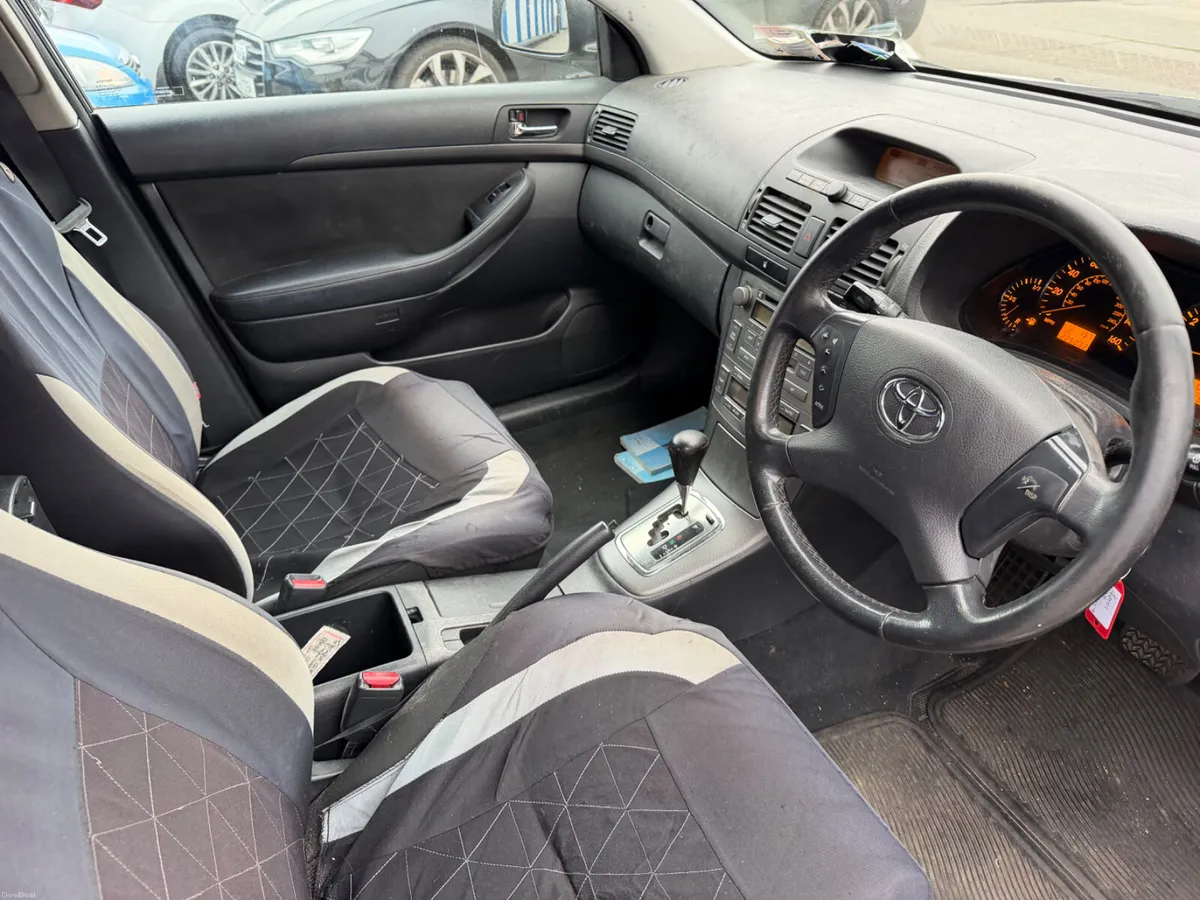 Toyota Avensis 2004 Automatic - Image 5