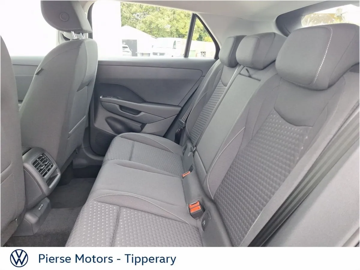 Volkswagen T-Roc LIFE 1.5TSI 116HP MHEV - Image 6