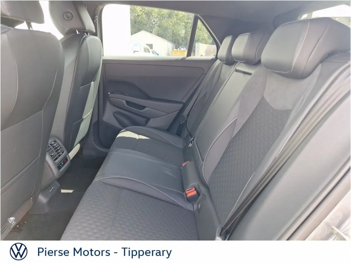 Volkswagen T-Roc R-LINE 1.5TSI 150HP MHEV - Image 6