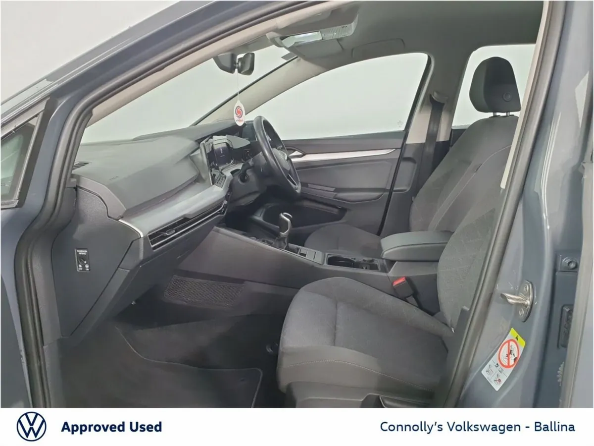 Volkswagen Golf 2.0 TDI 115HP Life - Image 4