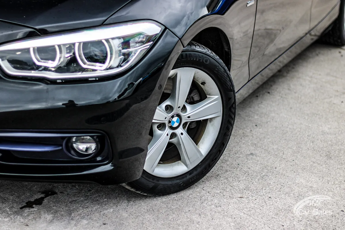 LOW MILES 2018 BMW 1-SERIES  SPORT - Image 3