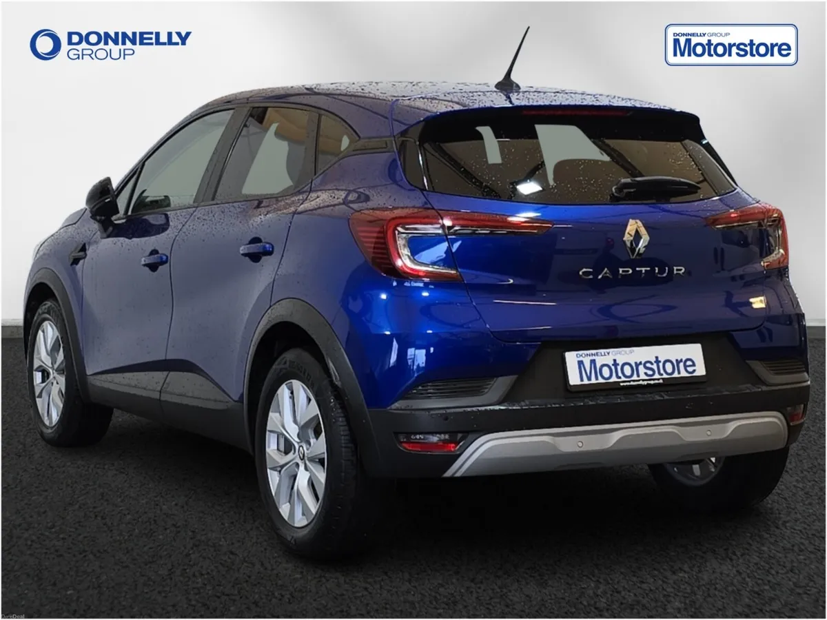 Renault Captur Hatchback Iconic - Image 2