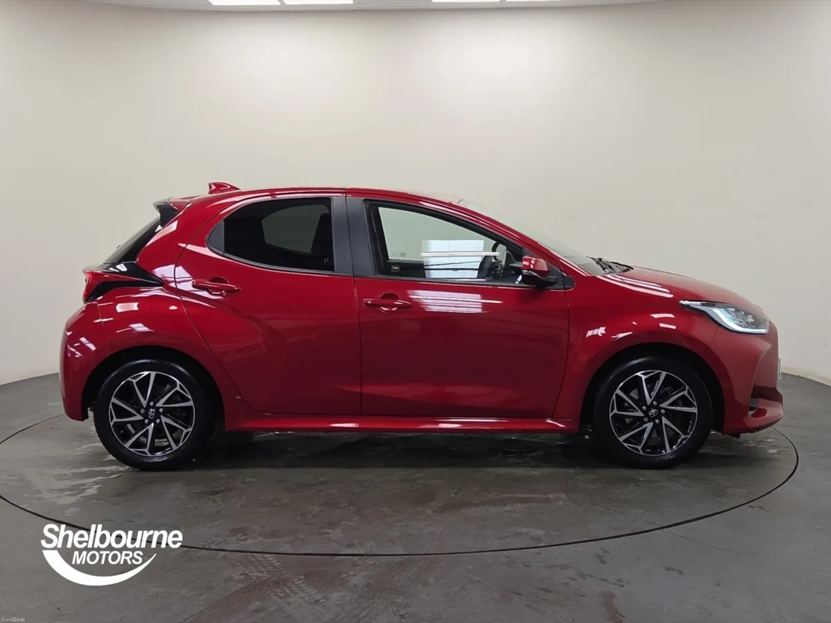 Toyota Yaris 1.5 Hybrid Design 5dr CVT - Image 3