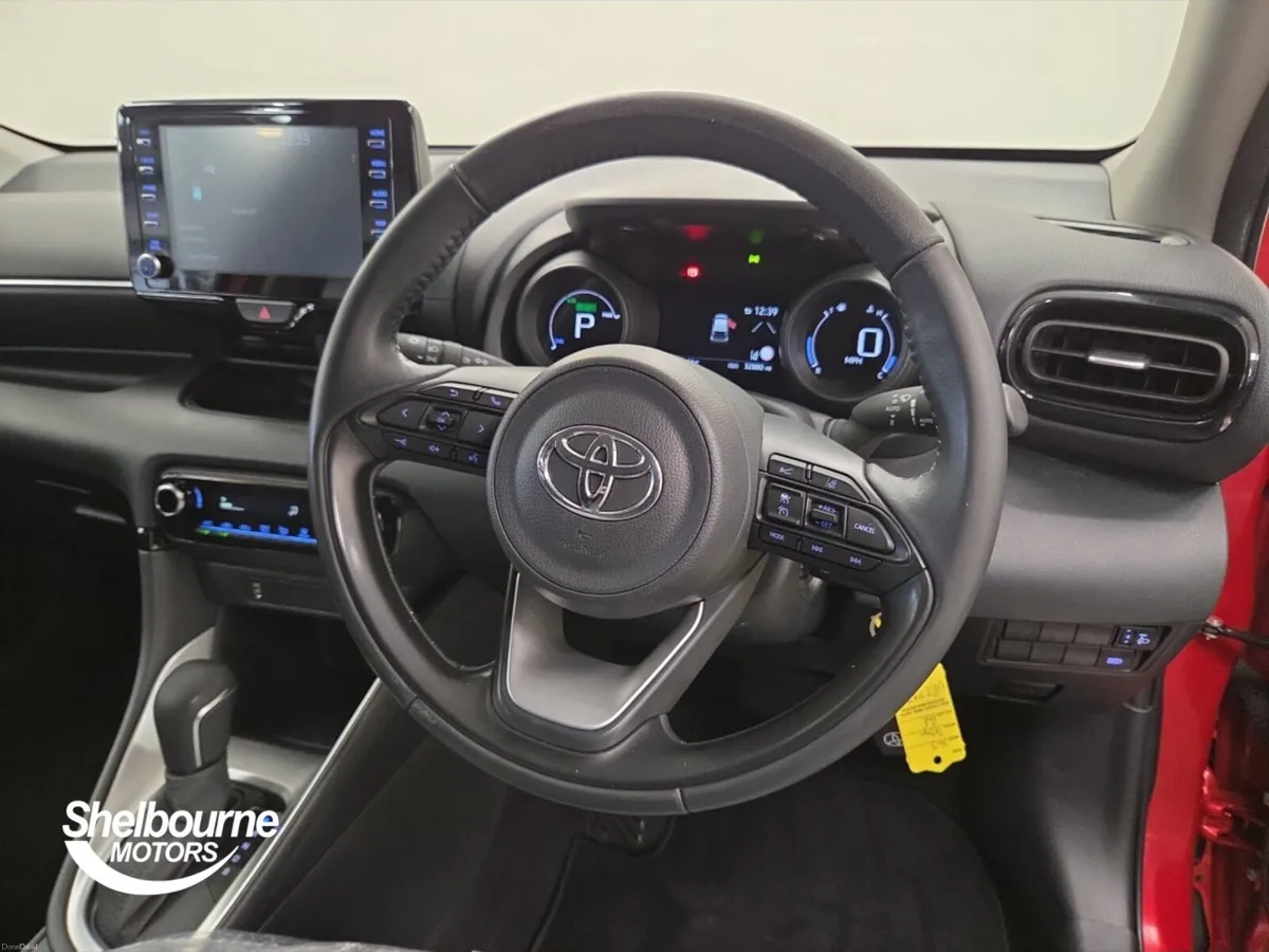 Toyota Yaris 1.5 Hybrid Design 5dr CVT - Image 4