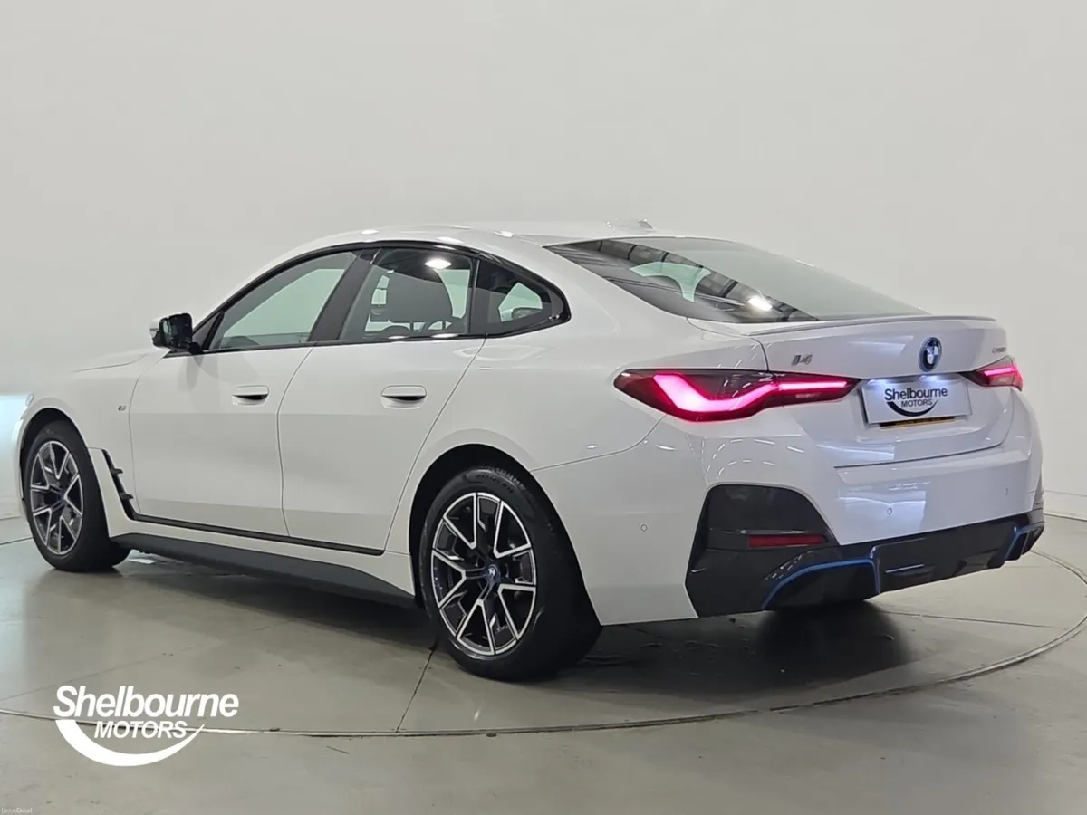 BMW i4 EDRIVE40 M SPORT - Image 2