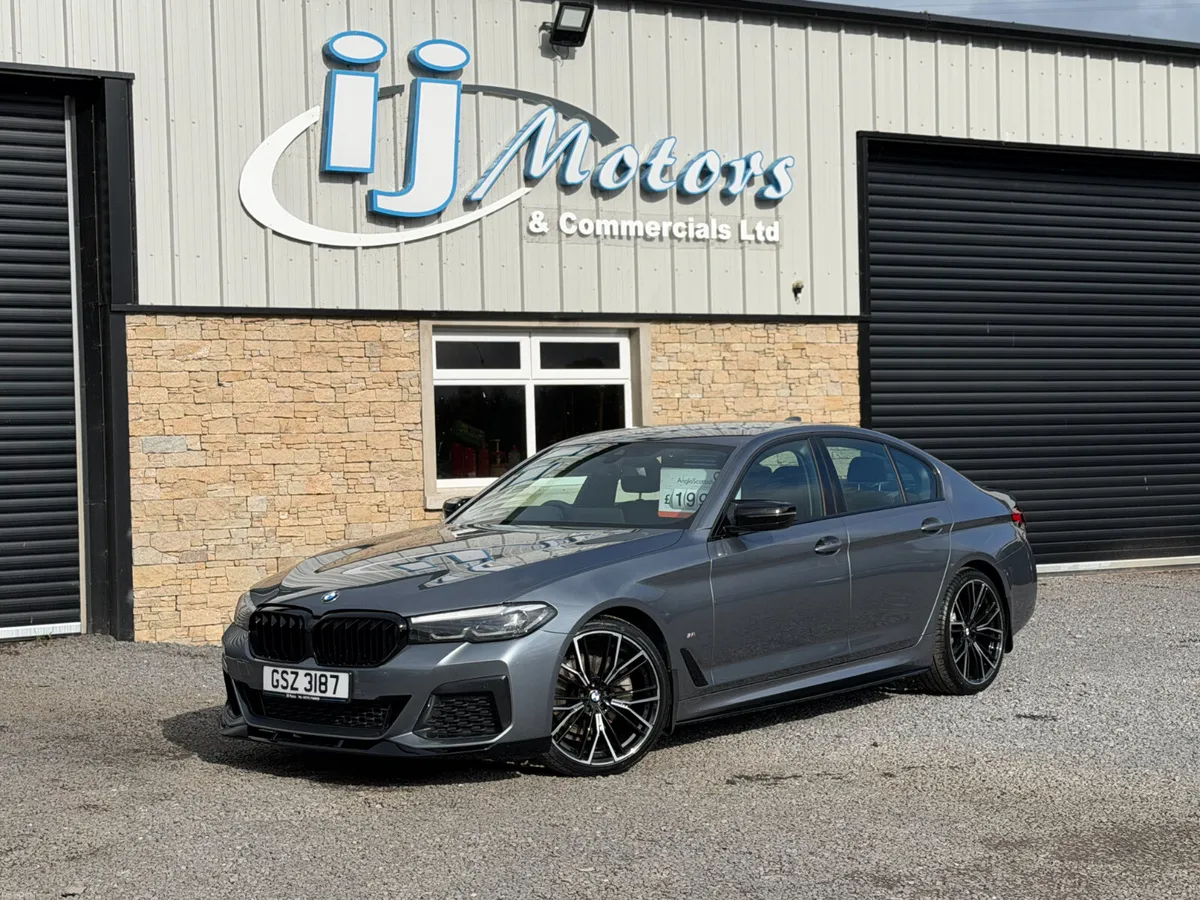 22 BMW 520D 2.0 MHT M SPORT - Image 3