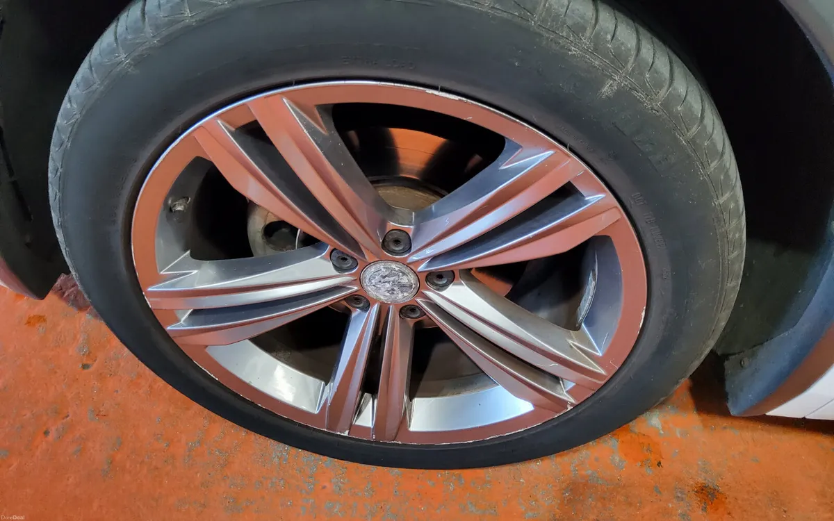 Volkswagen Tiguan 2017 - Image 6
