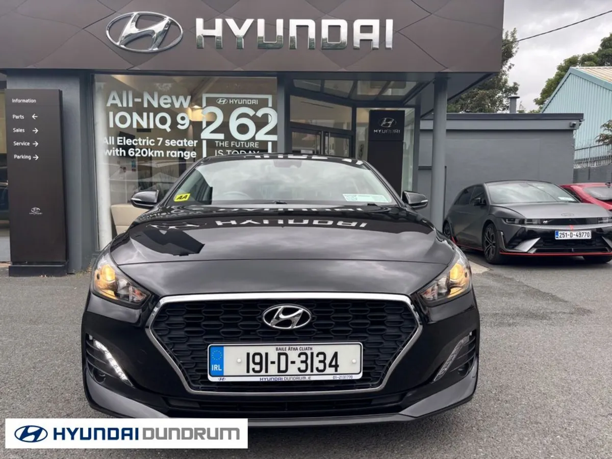 Hyundai i30 i 30 Fastback 5DR - Image 2