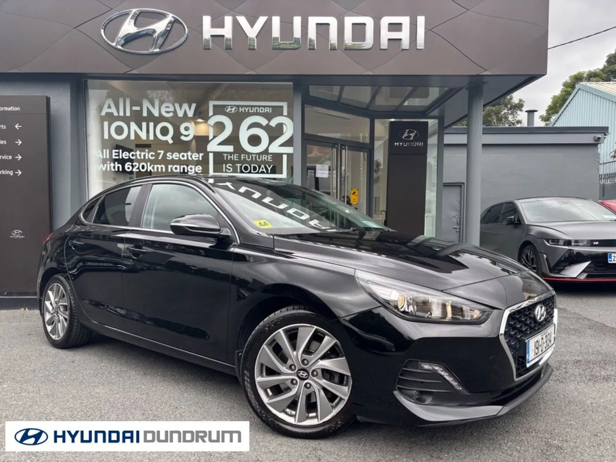 Hyundai i30 i 30 Fastback 5DR - Image 1