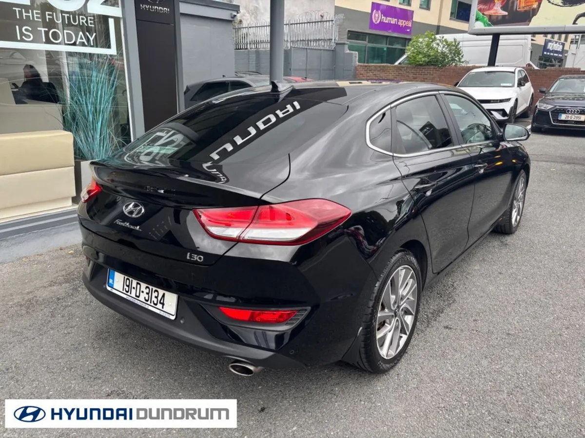 Hyundai i30 i 30 Fastback 5DR - Image 4