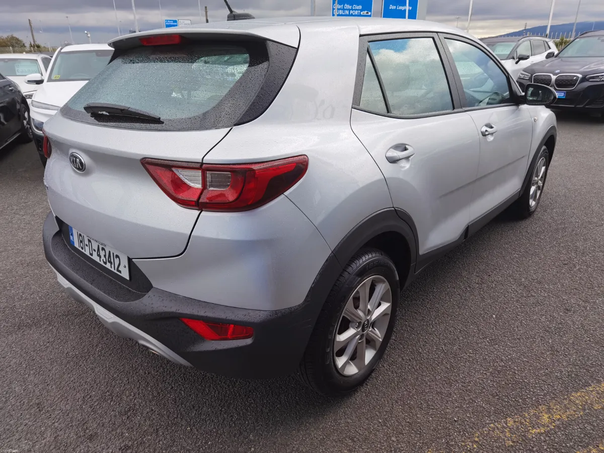 KIA STONIC K1 PETROL **APPLE CARPLAY** - Image 5