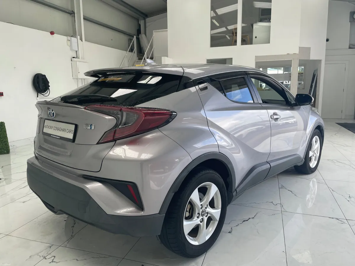 2019 Toyota C-HR auto 1.8 - Image 3