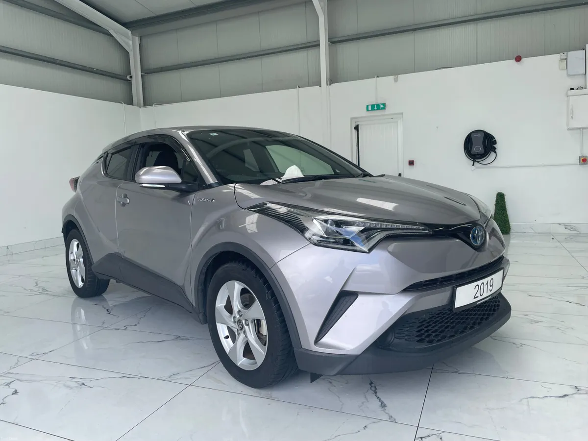 2019 Toyota C-HR auto 1.8 - Image 1