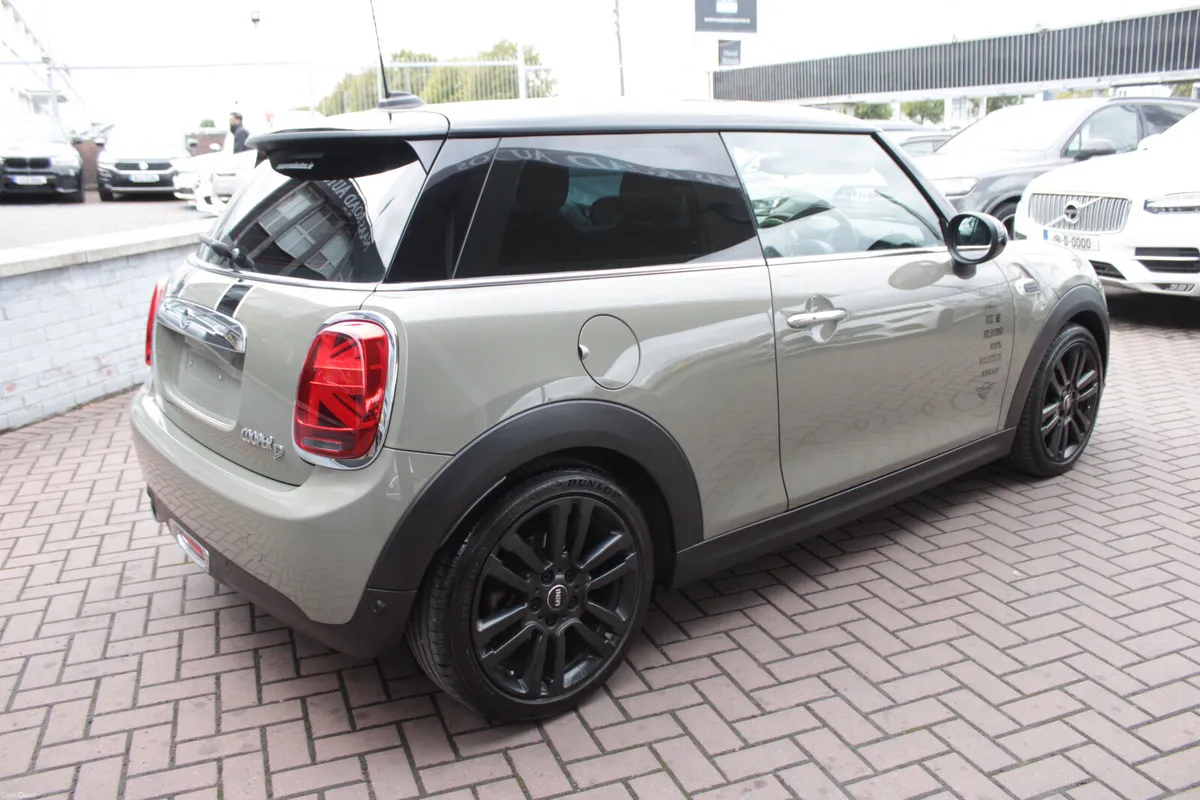 1.5D COOPER BLACK EDITION 3DR HATCHBACK AUTO // FU - Image 4
