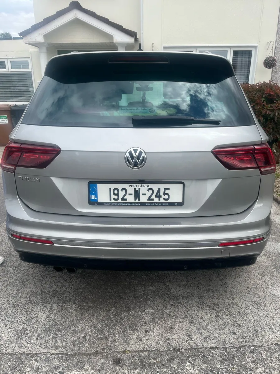 VW Tiguan R Line 2.0L Diesel *sunroof & high spec* - Image 3