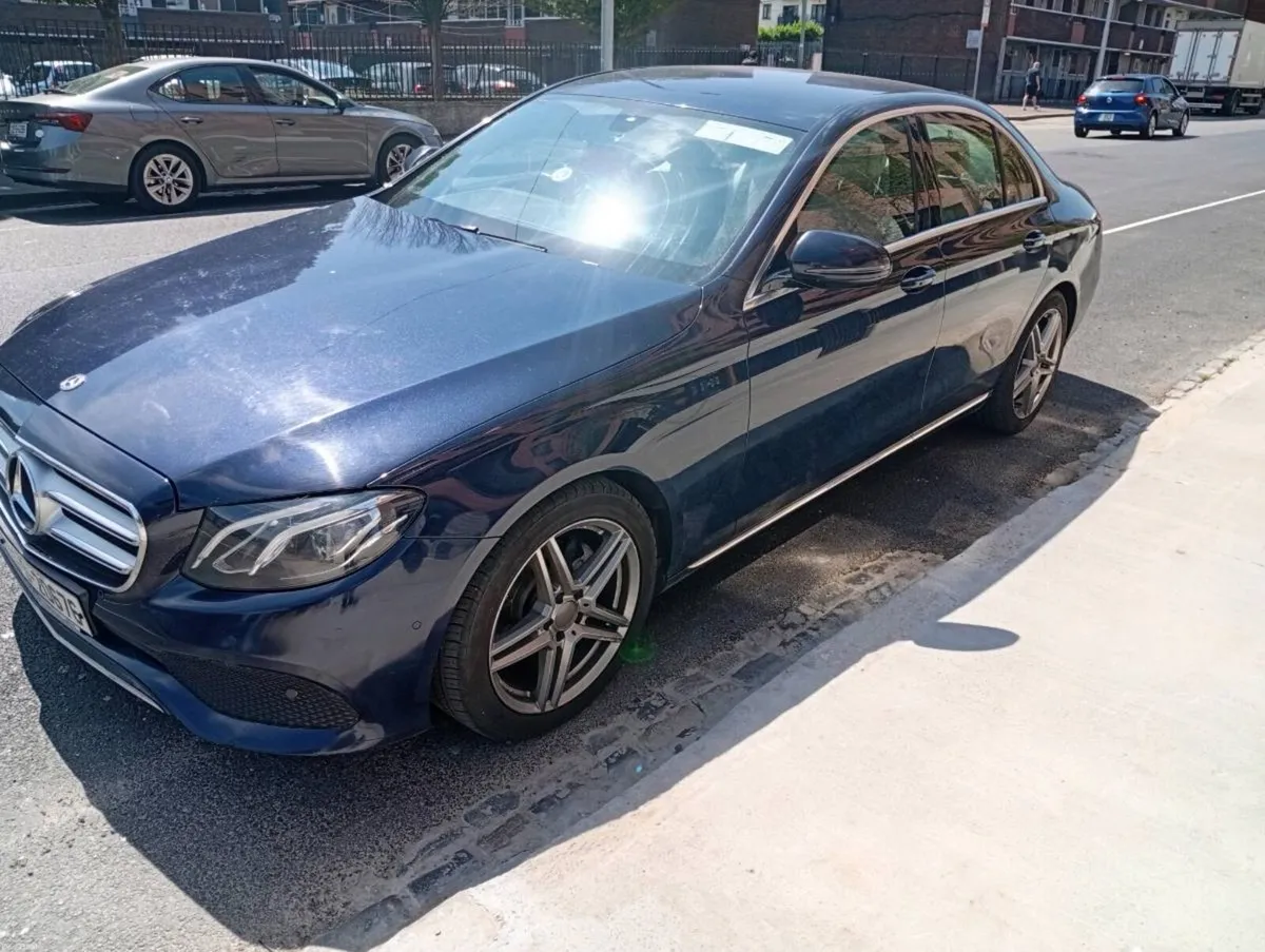 17 new model Mercedes e 220 - Image 3