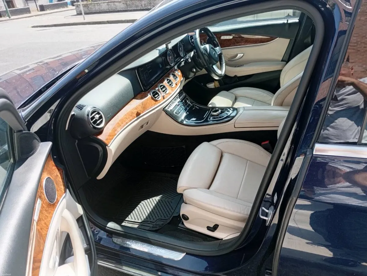 17 new model Mercedes e 220 - Image 5