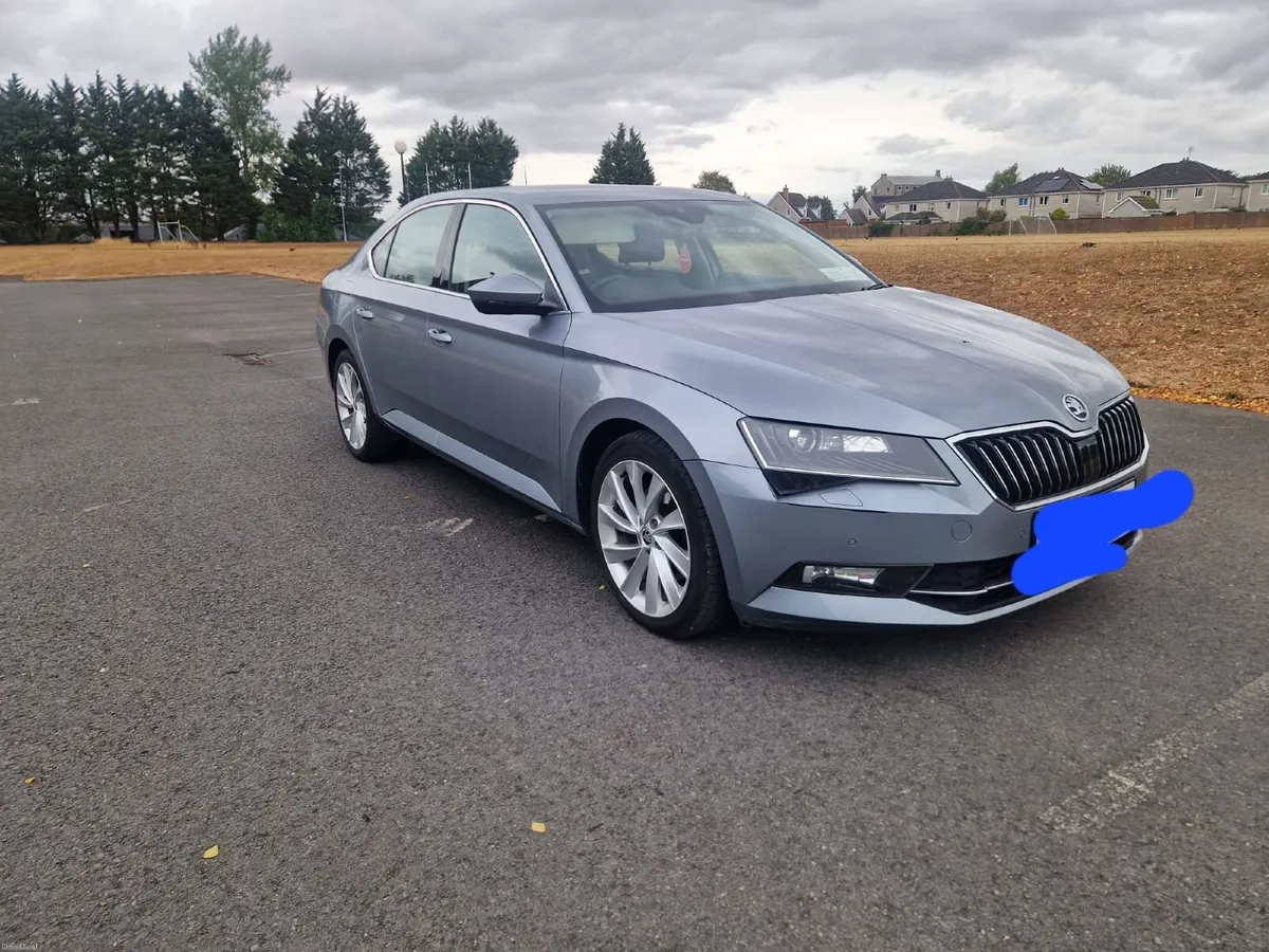 Skoda Superb 2019 - Image 5