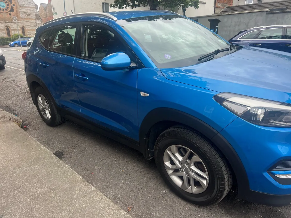 Hyundai Tucson petrol - Image 4