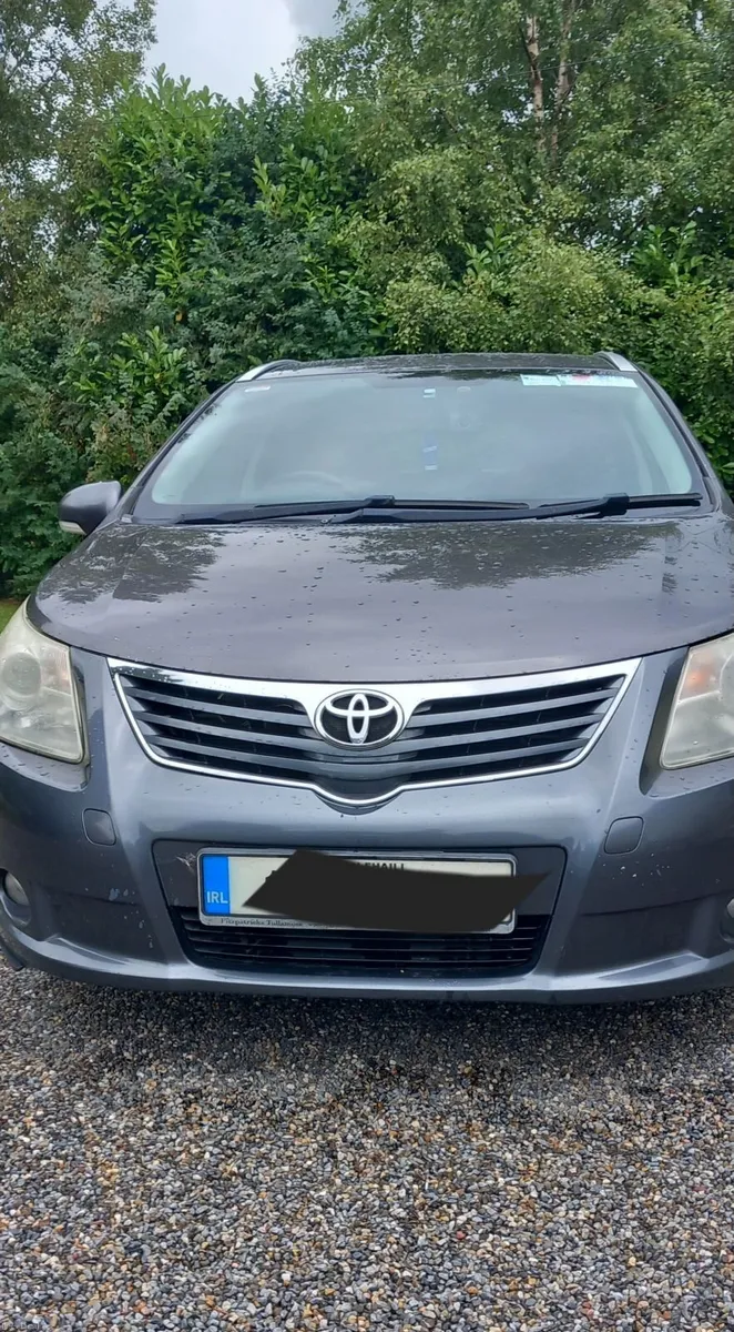 Toyota Avensis 2011 Estate - Image 2