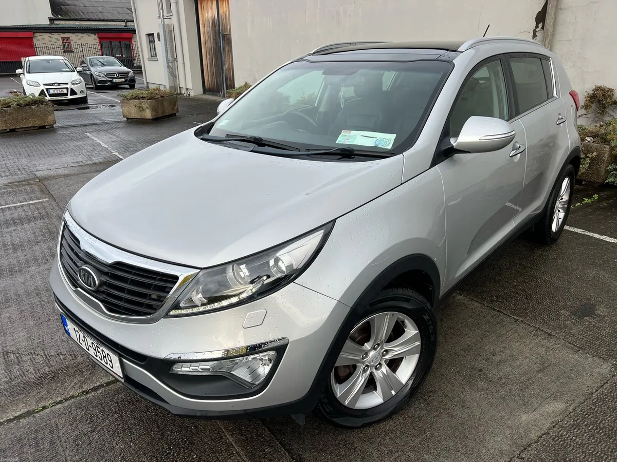 Kia Sportage 1.7 CRDI Top Spec Glass roof - Image 3