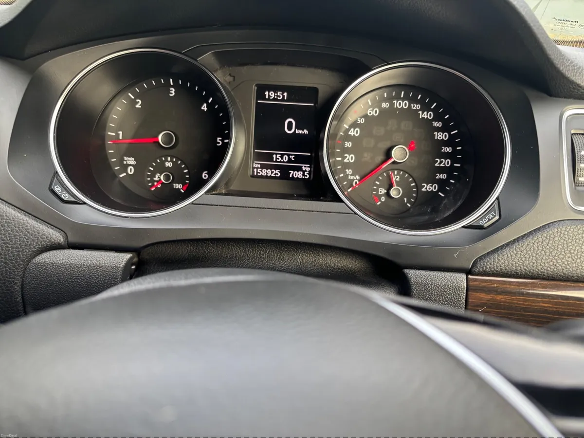 Volkswagen Jetta 2016 - Image 2
