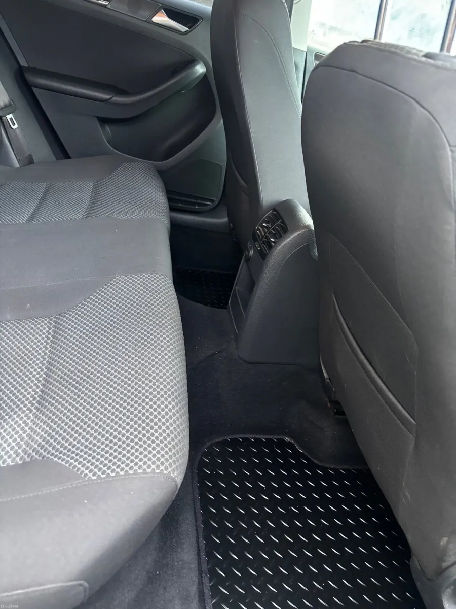 Volkswagen Jetta 2016 - Image 4