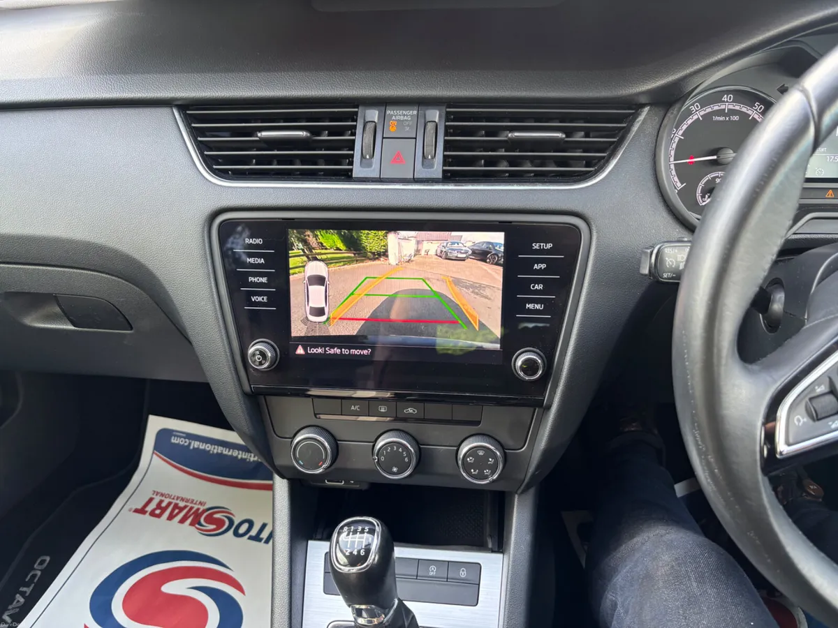 Volkswagen Jetta 2016 2.0 L DIESEL - Image 4