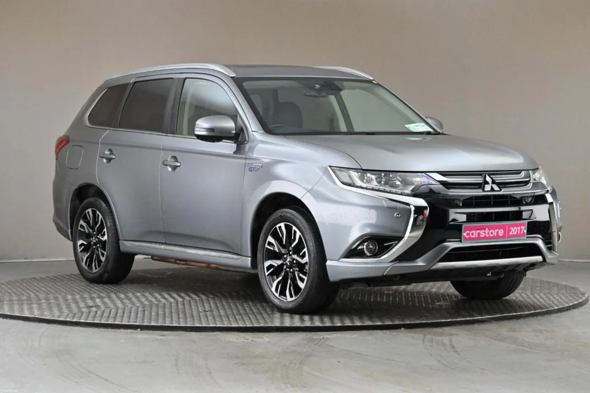 Mitsubishi Outlander  2.0 PHEW MIVEC **PARK SENSOR - Image 1