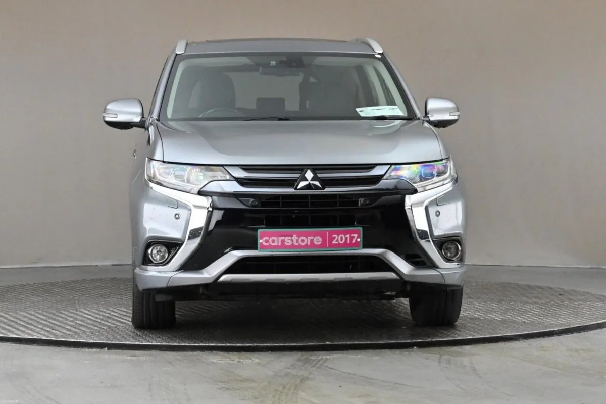 Mitsubishi Outlander  2.0 PHEW MIVEC **PARK SENSOR - Image 2