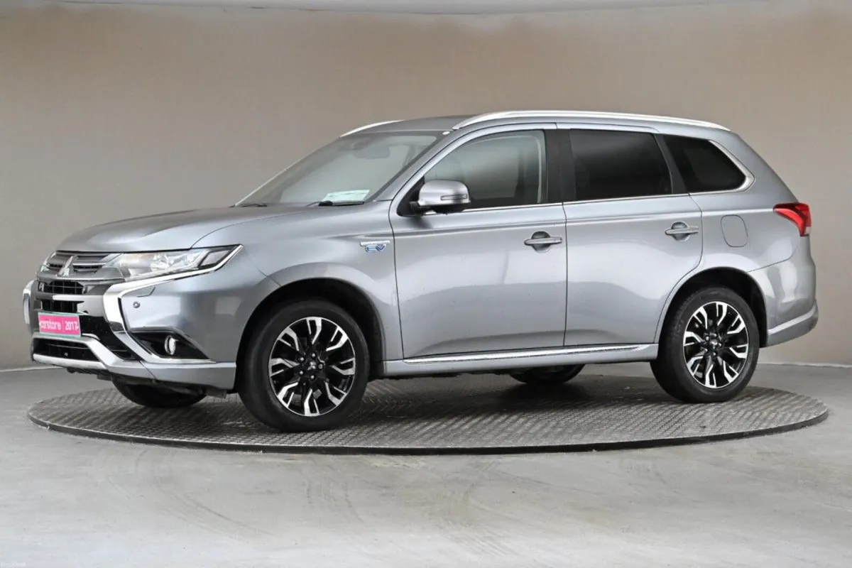 Mitsubishi Outlander  2.0 PHEW MIVEC **PARK SENSOR - Image 4