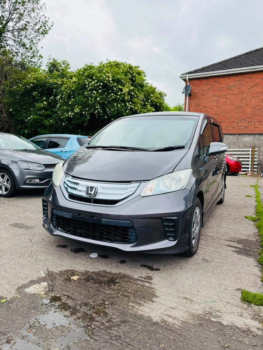 Honda Freed 2013- 1.5l hybrid - Image 1