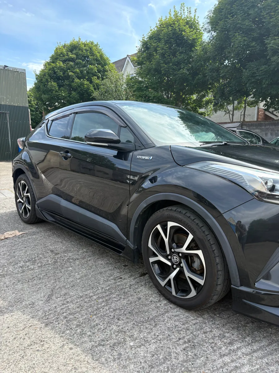 Toyota C-HR 2017- 1.8l hybrid - Image 4