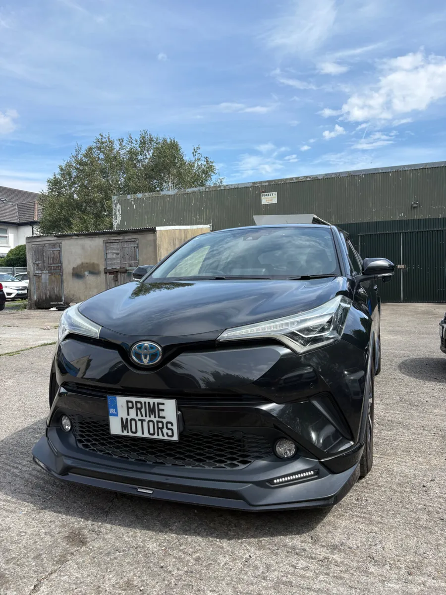 Toyota C-HR 2017- 1.8l hybrid - Image 1