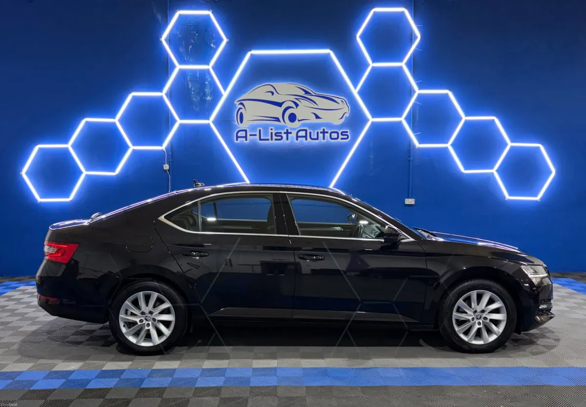 Skoda Superb 2.0TDI DSG AMB / FINANCE AVAILABLE - Image 2
