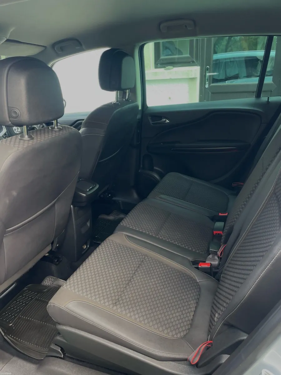 2015 Vauxhall Zafira Tourer SE - 7 Seaters - Image 3