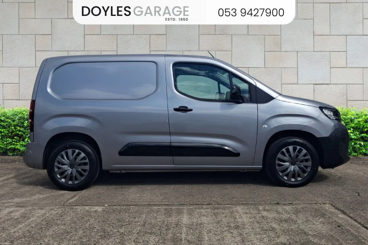 Peugeot Partner Professional Premium 1.5 Blue HDi - Image 2