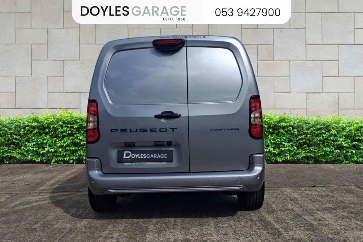 Peugeot Partner Professional Premium 1.5 Blue HDi - Image 3